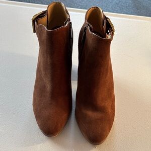 Michael Kors women’s 8 1/2 Brown Suede cut out Ankle Boots 3 1/2 inch heel